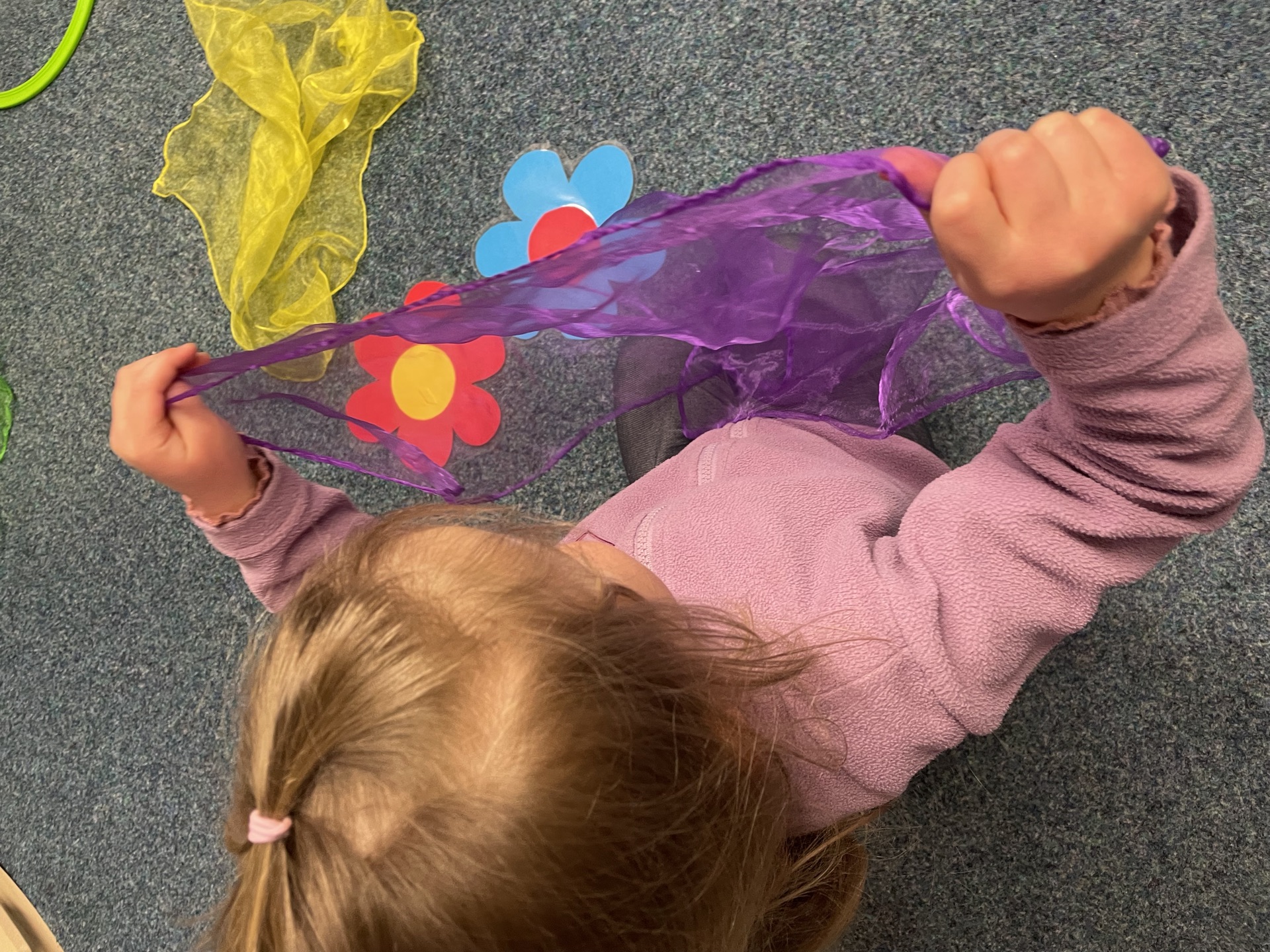 Děti při činnosti ve školičce Hostavice