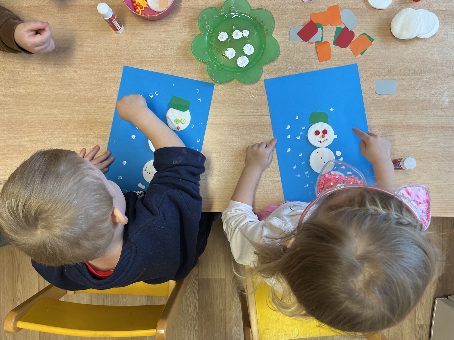 Děti při činnosti ve školičce Jahodnice